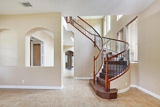 748 Cresta Cir, Unit Pent House #16F in West Palm Beach, FL - Building Photo - Building Photo