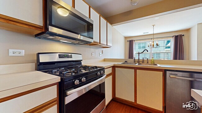 1319 Sugar Ct in Naperville, IL - Building Photo - Building Photo
