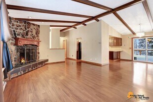 903 Bench Ct in Anchorage, AK - Building Photo