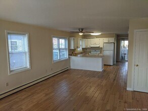 42 Ferris St in Bridgeport, CT - Building Photo - Building Photo