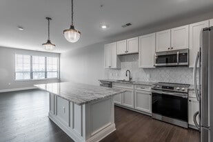 Fairfax in Columbus, OH - Building Photo