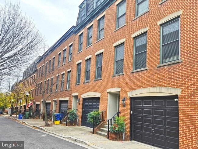 property at 12 S Regester St