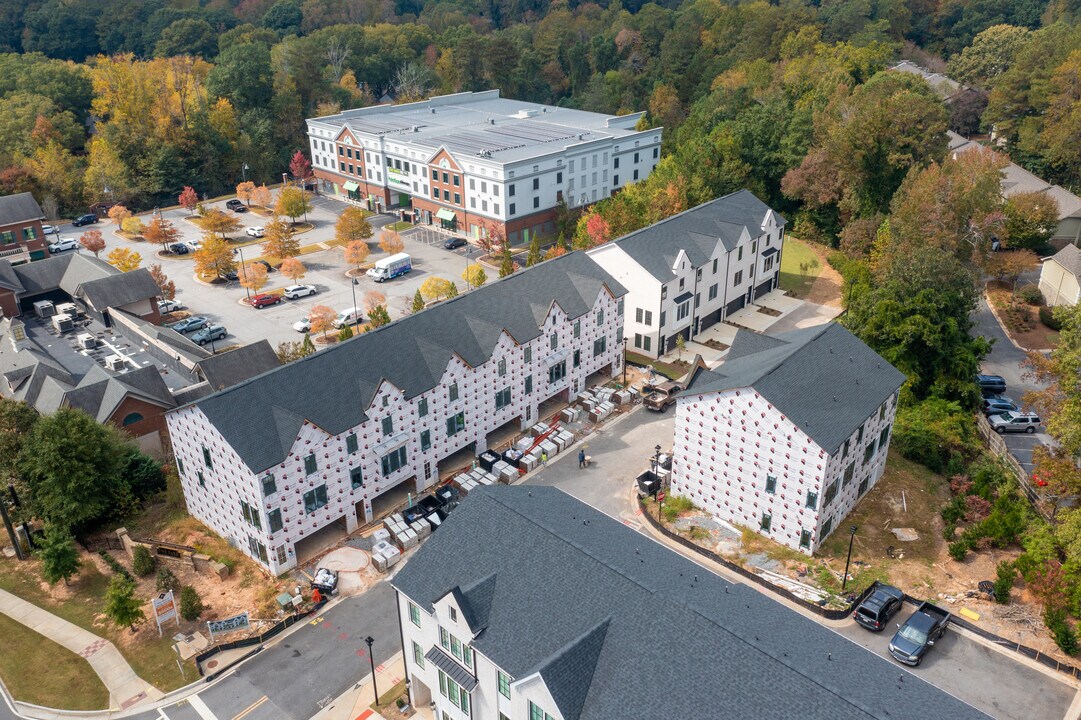 Marsh Creek Village in Atlanta, GA - Foto de edificio