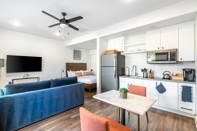 49 Navasota St in Austin, TX - Building Photo - Building Photo