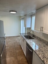 7486 S 1000 E in Midvale, UT - Foto de edificio - Building Photo