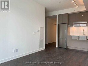 25 Richmond St E in Toronto, ON - Building Photo - Building Photo