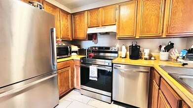 202 Grosvenor Ln in Stafford, VA - Building Photo - Building Photo