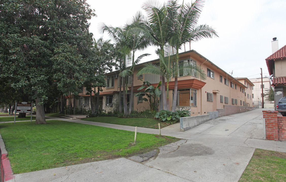 1745 N Winona Blvd in Los Angeles, CA - Building Photo