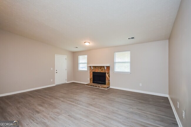 5586 Mallard Trail in Lithonia, GA - Building Photo - Building Photo