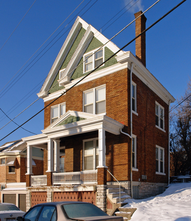 2411 Moerlein Ave in Cincinnati, OH - Building Photo - Building Photo