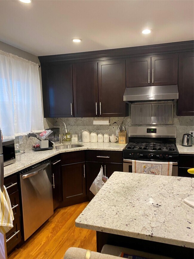 151-14 82nd St in Queens, NY - Building Photo - Building Photo