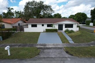 9451 SW 79th St in Miami, FL - Building Photo - Building Photo