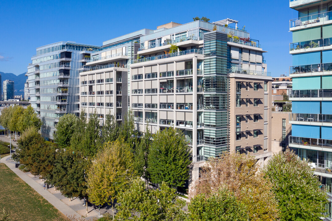 Bridge in Vancouver, BC - Building Photo