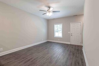 238 Smithson Ln in Clarksville, TN - Building Photo - Building Photo