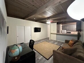 1011 2nd St, Unit Studio- Utilities Paid in San Rafael, CA - Foto de edificio - Building Photo