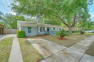 3040 Donhurst St in Jacksonville, FL - Foto de edificio - Building Photo