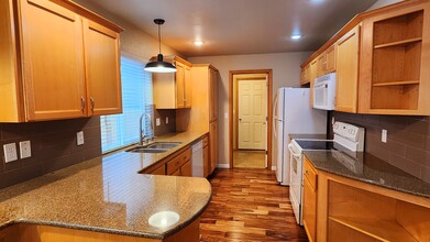 329 Yakima Pl SE in Renton, WA - Building Photo - Building Photo