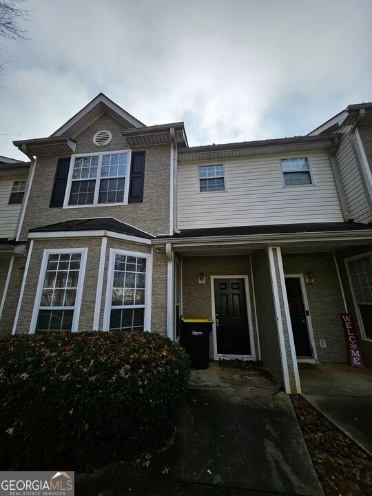 2465 Brianna Dr in Hampton, GA - Building Photo