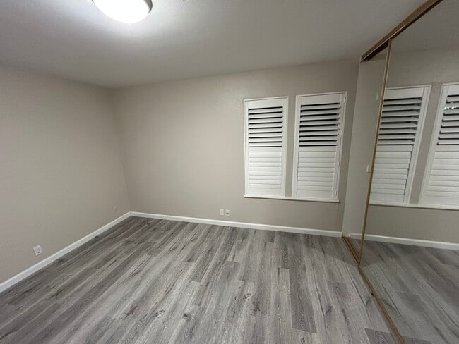 250 Chilpancingo Pky, Unit #5 in Pleasant Hill, CA - Building Photo - Building Photo