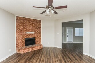 1530 Aberdeen Dr in Lancaster, TX - Building Photo - Building Photo