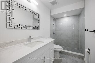 54 Tuscarora Dr in Toronto, ON - Building Photo - Building Photo