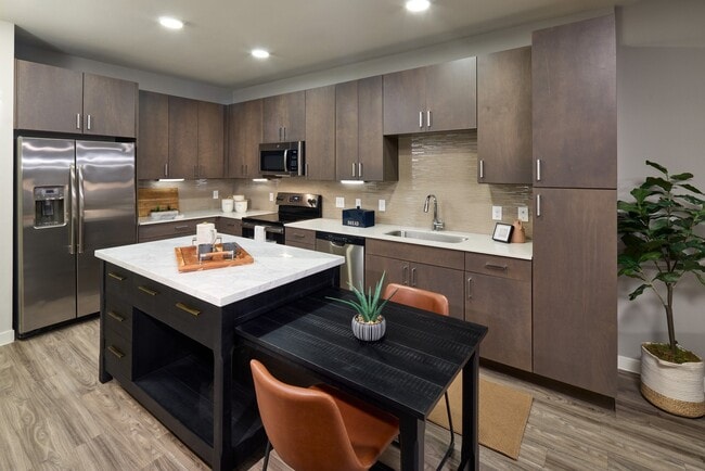 Bexley Landing in Euless, TX - Foto de edificio - Building Photo