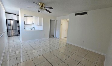 9480 Tangerine Pl in Davie, FL - Building Photo - Building Photo
