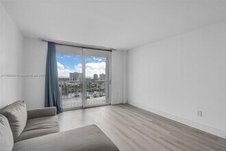 6900 Bay Dr in Miami, FL - Building Photo - Building Photo