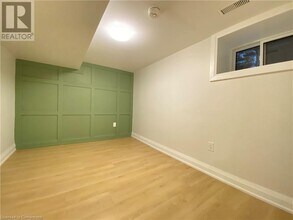 79 Sanford Ave S in Hamilton, ON - Building Photo - Building Photo