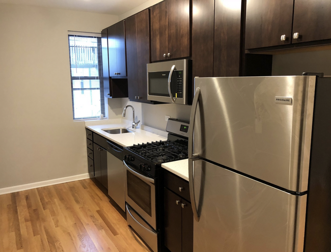 3217 W Cullom Ave in Chicago, IL - Building Photo - Building Photo