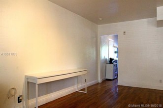 1241 14th St-Unit -3 in Miami Beach, FL - Building Photo - Building Photo