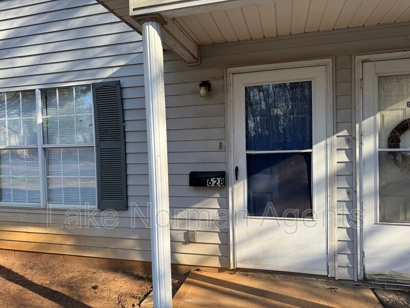 628 7th Ave SW in Hickory, NC - Building Photo