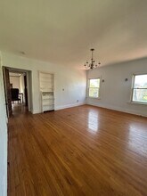 51 W 21st St, Unit 2 in Chicago Heights, IL - Foto de edificio - Building Photo