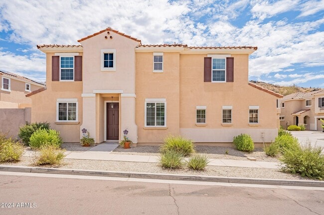 445 W Mountain Sage Dr in Phoenix, AZ - Building Photo - Building Photo