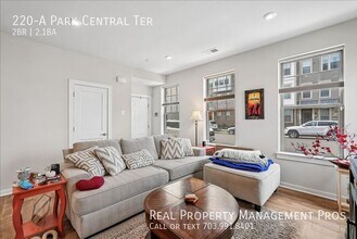 220 Park Central Ter in Manassas Park, VA - Building Photo - Building Photo
