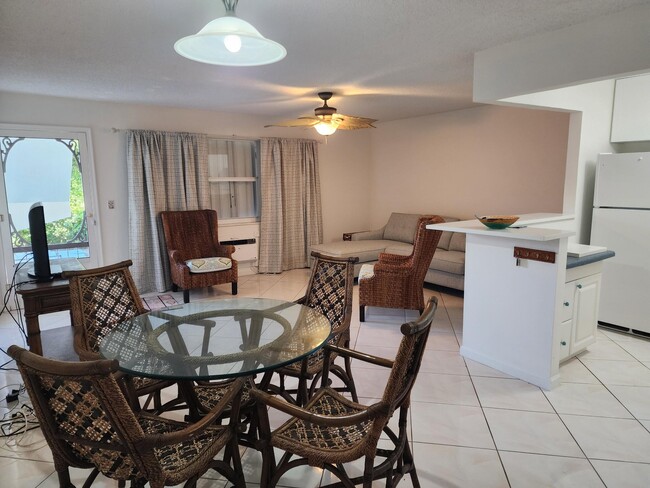 1111 Lake Ter, Unit 208