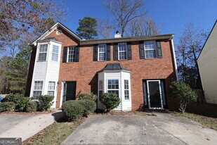 5460 Hampton Ct in College Park, GA - Building Photo