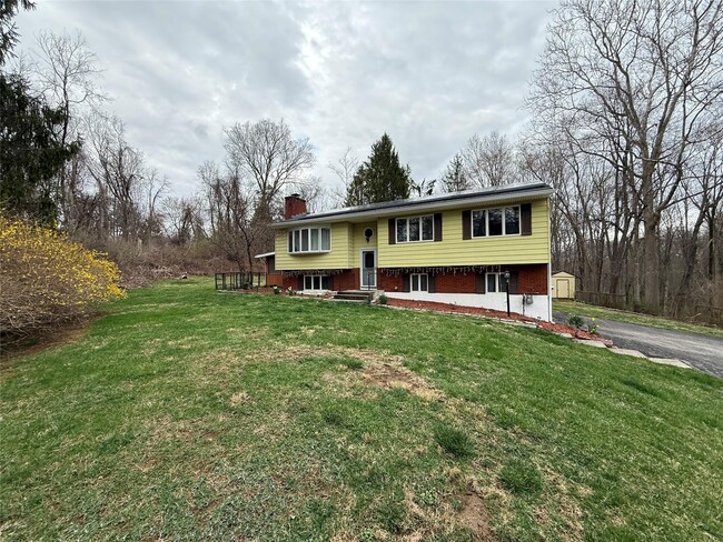 5 Brook Ln in Hopewell Junction, NY - Building Photo - Building Photo