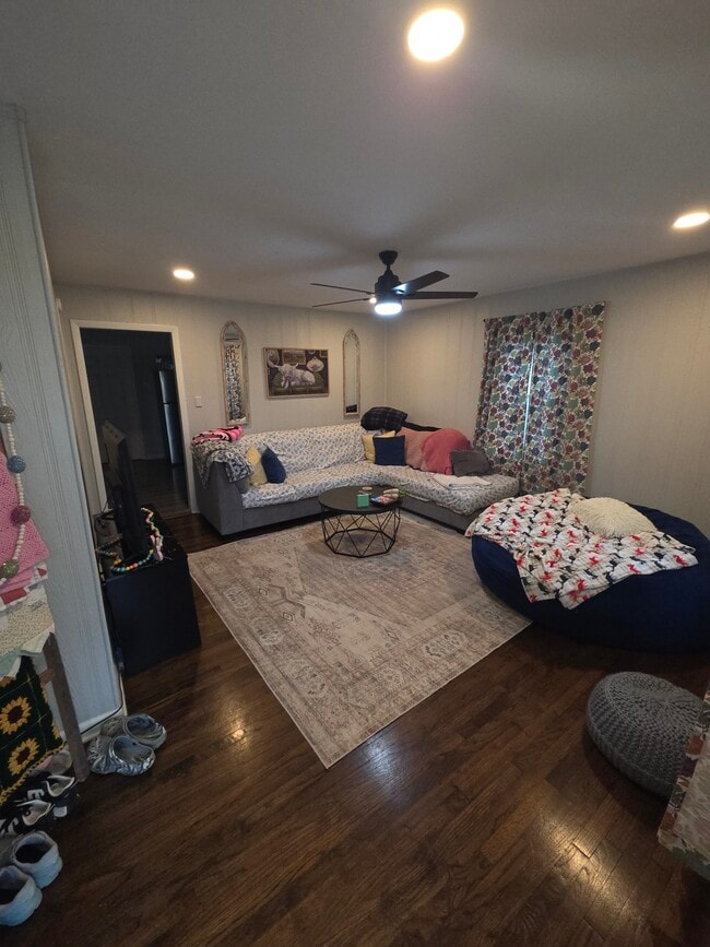 1716 Fayetteville Hwy in Belfast, TN - Foto de edificio - Building Photo