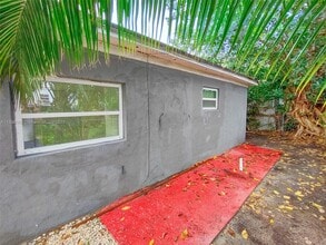 1351 NW 45th St-Unit -Rear in Miami, FL - Building Photo - Building Photo