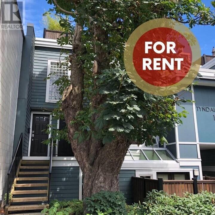 1081-1081 W 8th Ave in Vancouver, BC - Building Photo
