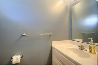 226 Sparrow Rd in Hummelstown, PA - Building Photo - Building Photo