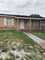 1850 NW 167th St in Opa Locka, FL - Building Photo - Building Photo