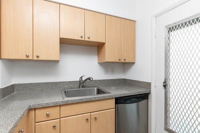 property at 2700 Banyan Rd
