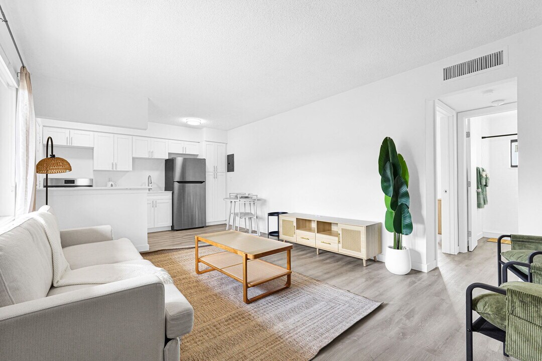 The Edgewater Apartments in North Miami, FL - Foto de edificio