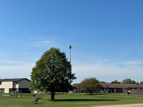 Riverside Apartments and Townhomes in Camanche, IA - Building Photo - Building Photo