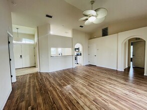 3519 Kenwood Crossing in Lakeland, FL - Building Photo - Building Photo