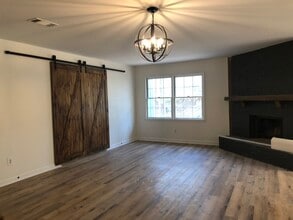 1234 Juniper Dr, Unit 1234 Juniper Drive in Auburn, AL - Foto de edificio - Building Photo