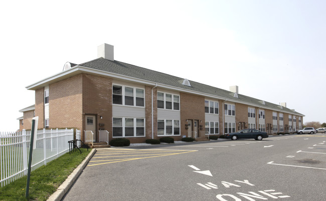 University Bluffs in Long Branch, NJ - Building Photo - Building Photo