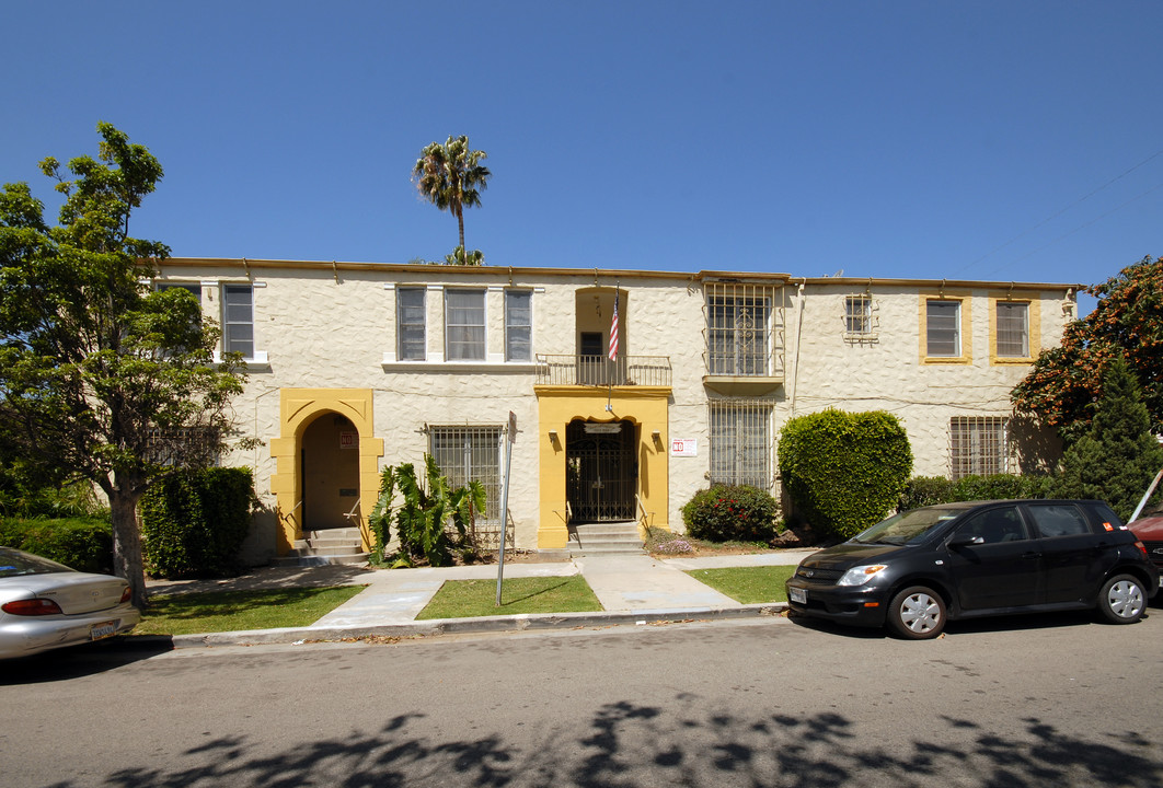 Casa Monterey Apartments in Los Angeles, CA - Building Photo